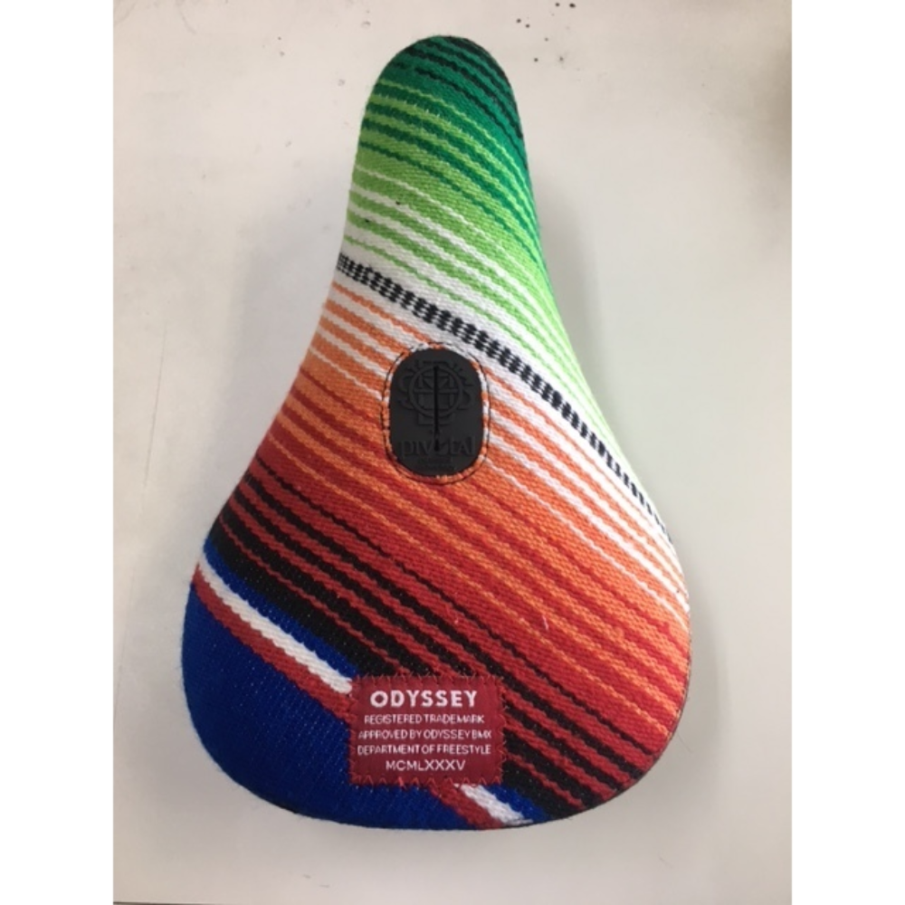MEXICAN BLANKET PIVOTAL SEAT